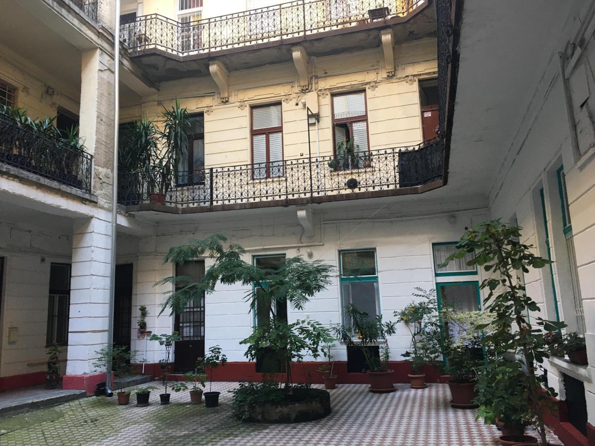 Vinitus Budapest Centro Buitenkant foto